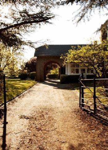 Petersons Armidale Winery And Guesthouse מראה חיצוני תמונה