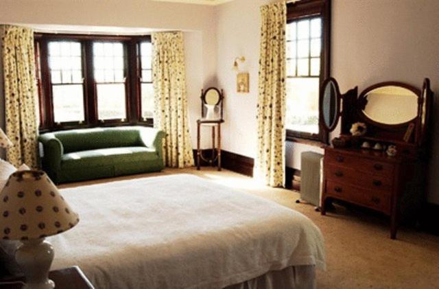 Petersons Armidale Winery And Guesthouse מראה חיצוני תמונה